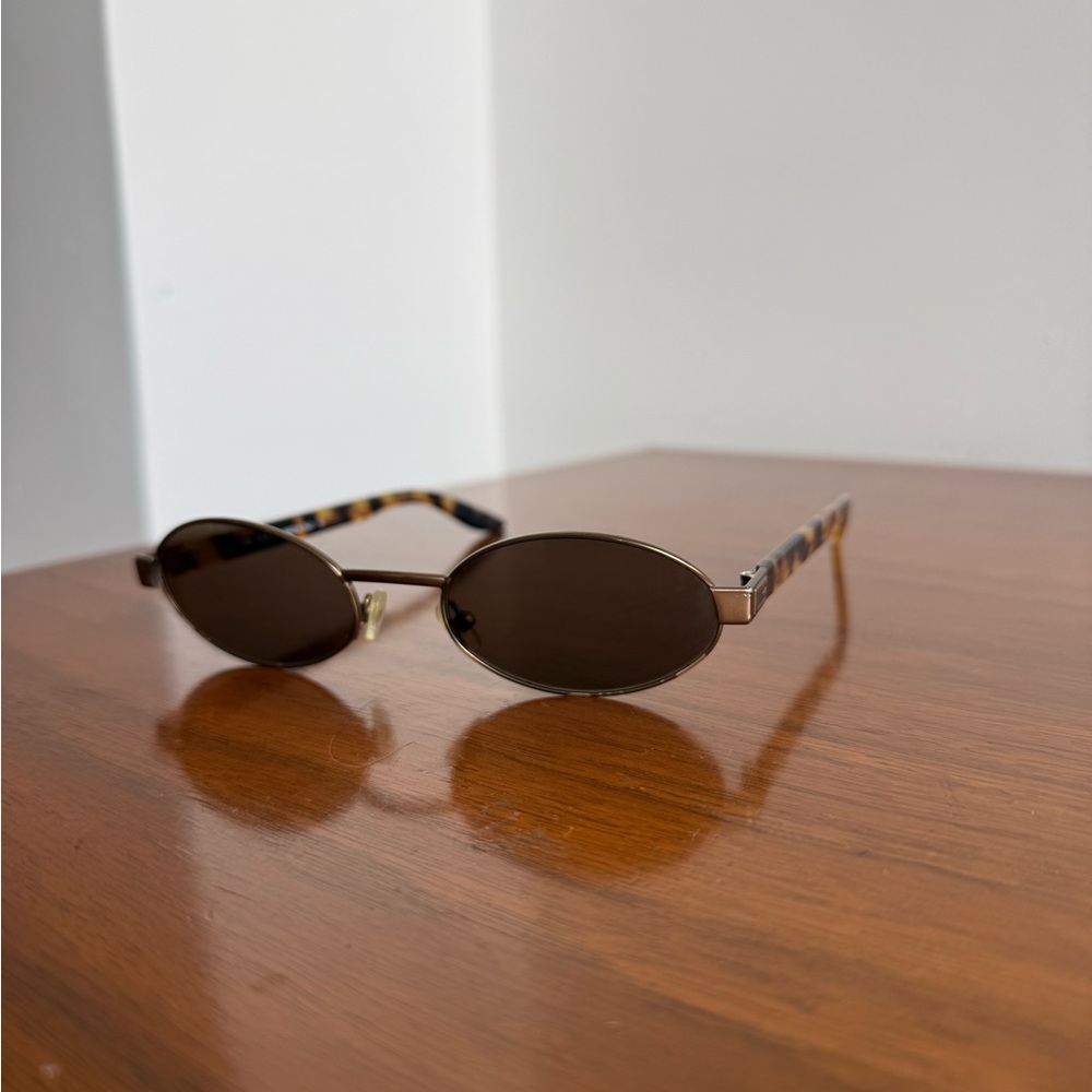 Vintage Gucci Tortoiseshell Sunglasses - Picture 2 of 7